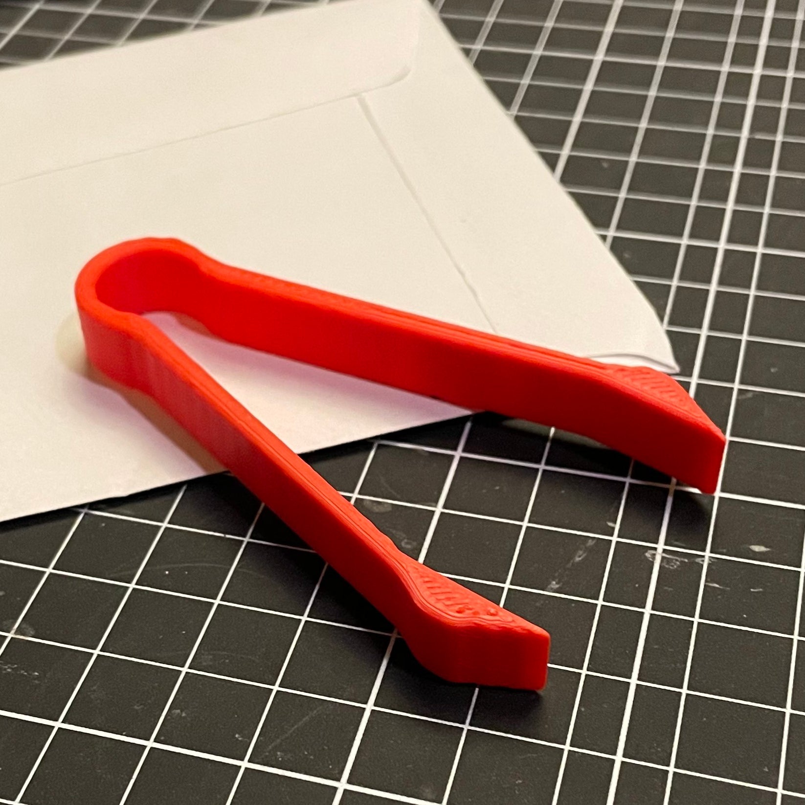 RED Tweezers